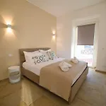 Palazzo Del Giudice 3*