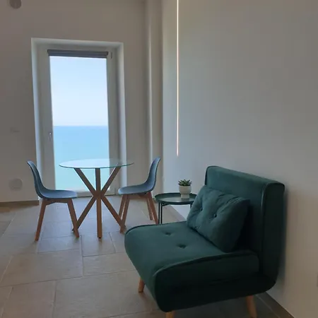 Palazzo Del Giudice 3*