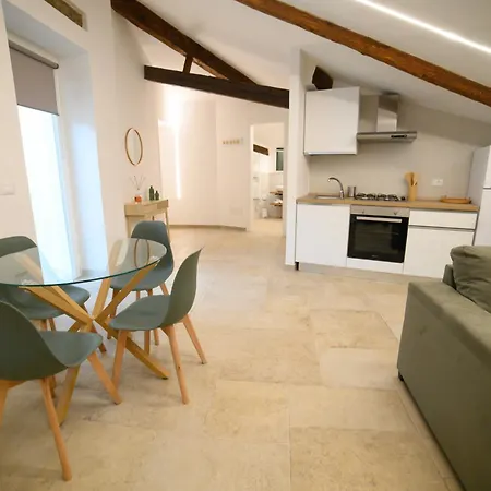 Palazzo Del Giudice 3* رودي غارغانيكو