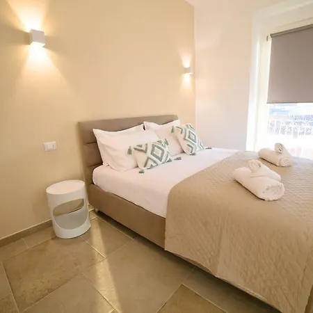 بيت ضيافة Palazzo Del Giudice 3*