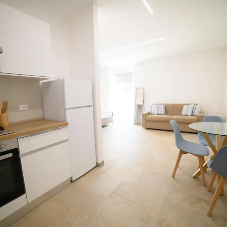 Palazzo Del Giudice بيت ضيافة 3*