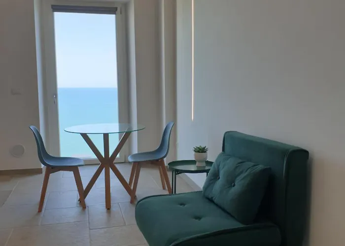 Palazzo Del Giudice 3*