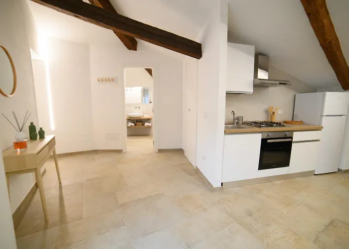 Πανσιόν Palazzo Del Giudice