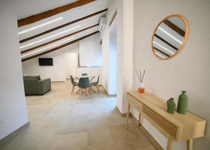 Palazzo Del Giudice Πανσιόν 3*