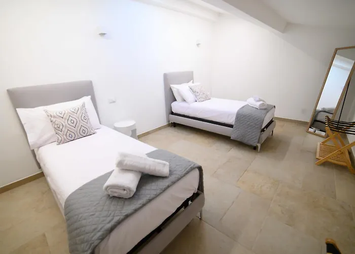 Palazzo Del Giudice Πανσιόν 3*