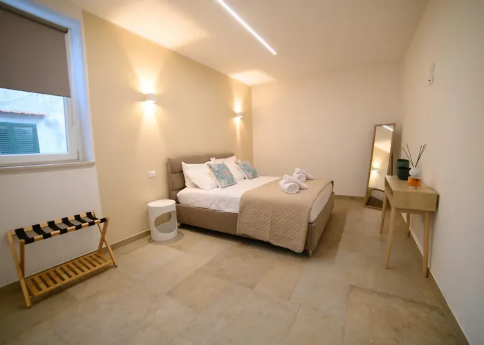 Palazzo Del Giudice Πανσιόν 3*