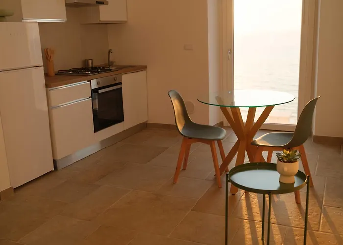 Palazzo Del Giudice 3*