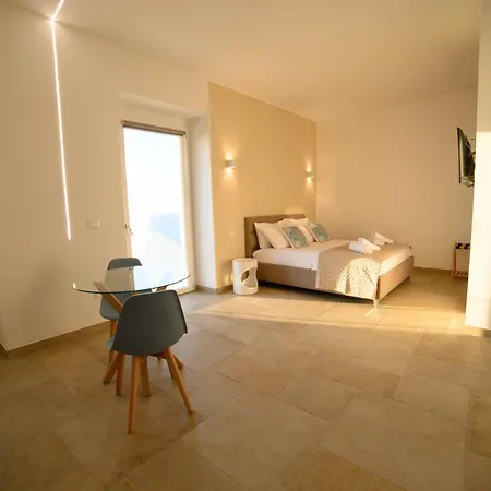 Palazzo Del Giudice 게스트하우스 3*